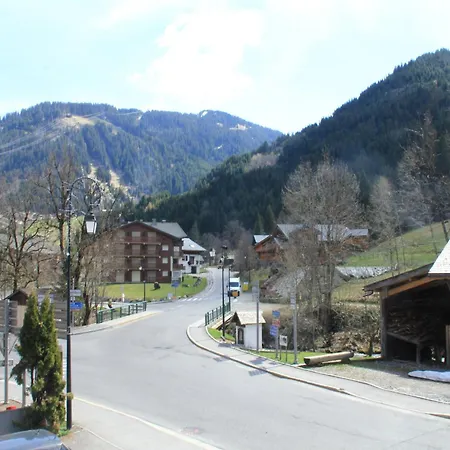 In Near Cable Car Apartman
